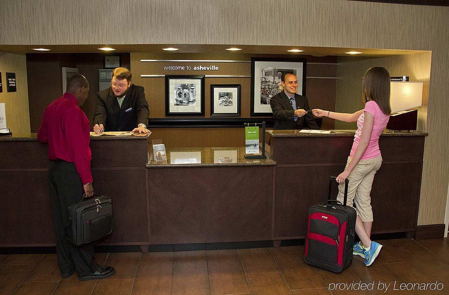 Hampton Inn Asheville - Biltmore Area Интерьер фото