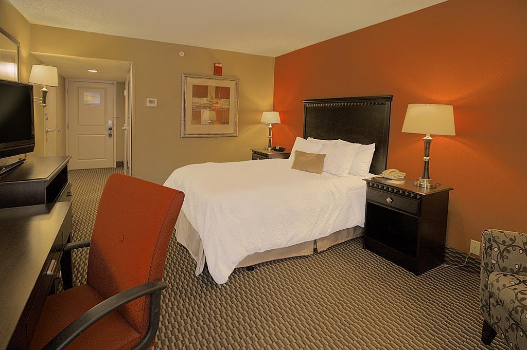 Hampton Inn Asheville - Biltmore Area Экстерьер фото